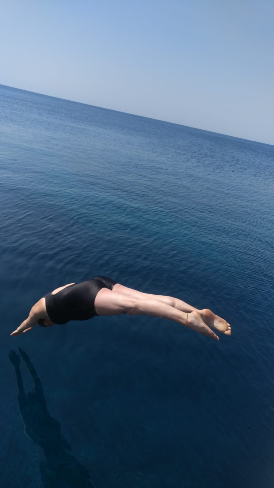 Gwen diving by Alastair Crabtree Greek Sporades.jpg