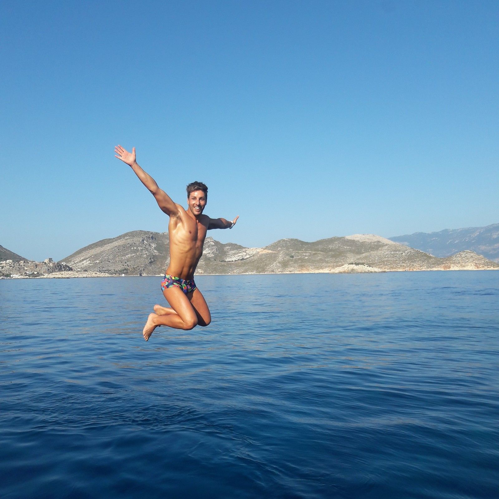 swimming_holidays_kas_turkey_jon_jumping.jpg