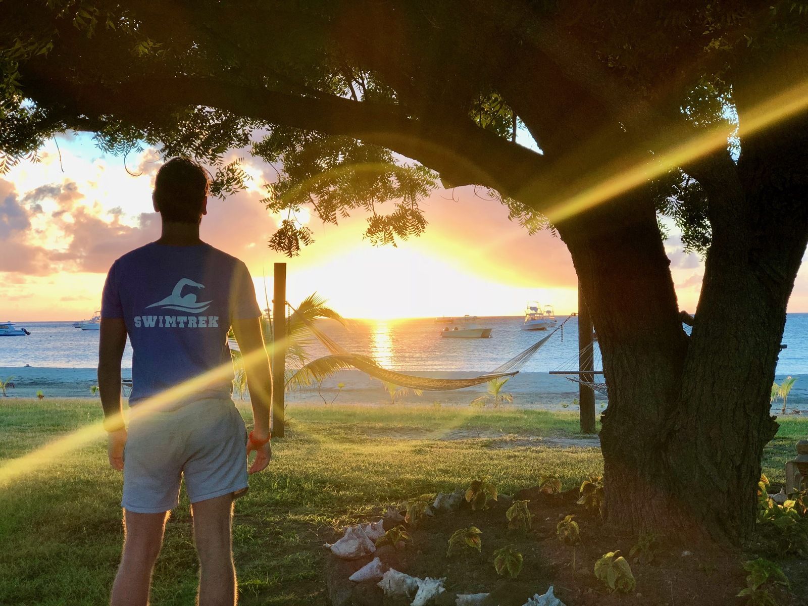 swimming_holidays_galapagos_kelly_sunset.jpg